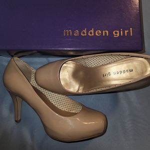 Size 7 nude heels